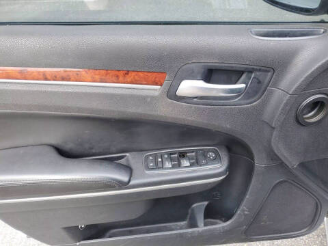 2012 Chrysler 300 Limited