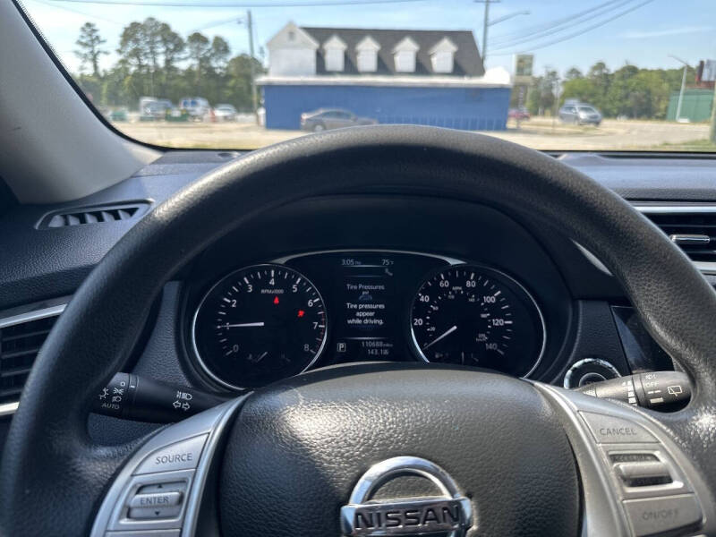 2016 Nissan Rogue SV