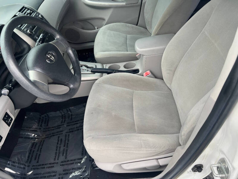 2011 Toyota Corolla LE