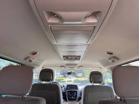 2011 Dodge Grand Caravan Crew