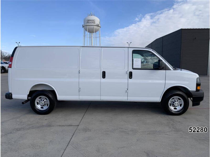 2025 Chevrolet Express 2500