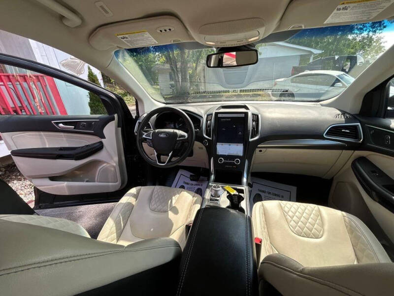 2023 Ford Edge Titanium