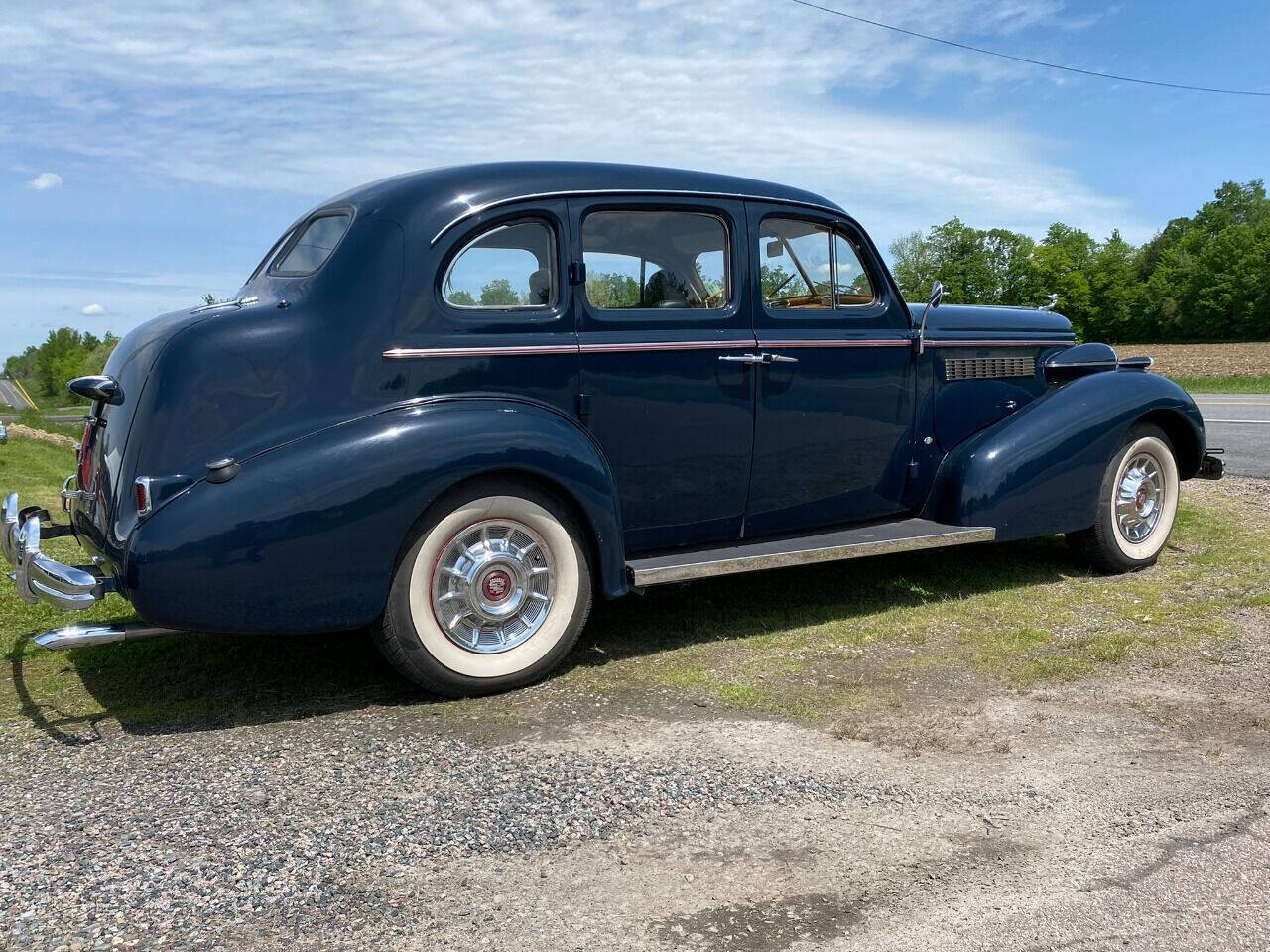 1937 Buick Special Sedan 23