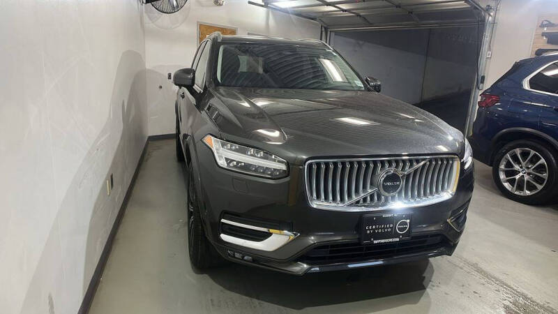 2025 Volvo XC90 B5 Plus Bright Theme