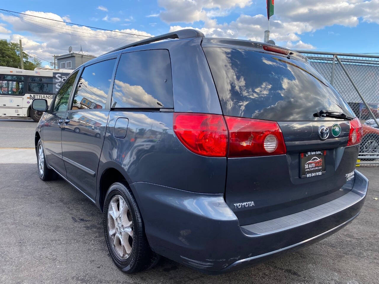 2006 Toyota Sienna for sale at 3B Auto Sales in Paterson, NJ