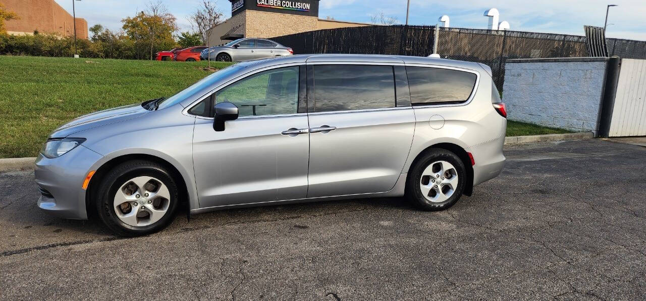 2017 Chrysler Pacifica for sale at URIEL's AUTOMOTIVE LLC in Middletown, OH