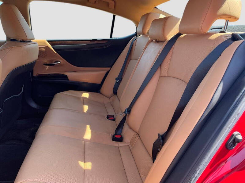 2025 Lexus ES 300h