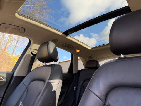 2011 Audi Q5 2.0T quattro Premium Plus