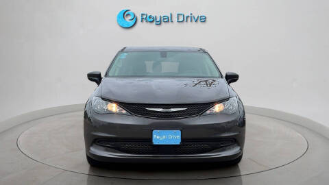 2021 Chrysler Voyager L
