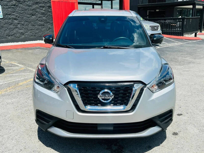 2020 Nissan Kicks SR