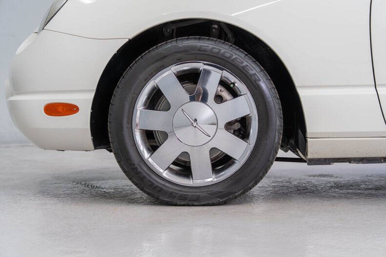 2002 Ford Thunderbird Deluxe