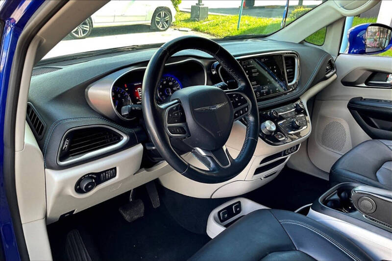 2021 Chrysler Pacifica Touring L