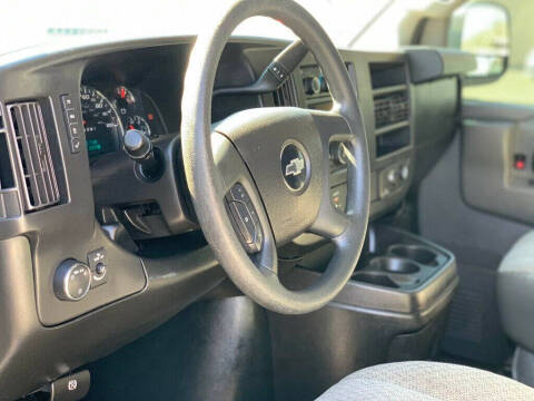 2017 Chevrolet Express LT 3500