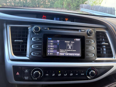 2017 Toyota Highlander LE