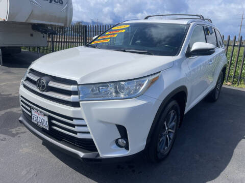 2019 Toyota Highlander for sale at Soledad Auto Sales in Soledad CA
