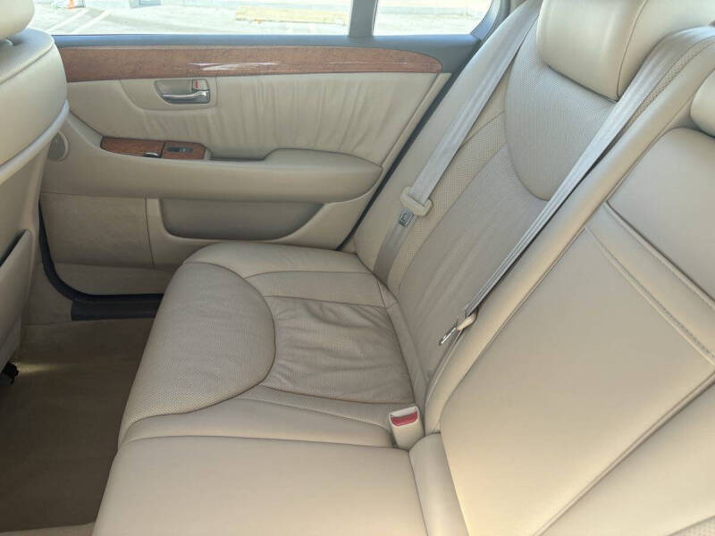 2005 Lexus LS 430