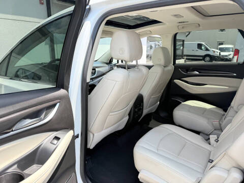 2022 Buick Enclave Essence