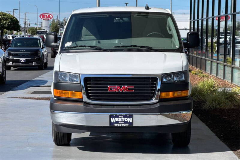 2025 GMC Savana 3500
