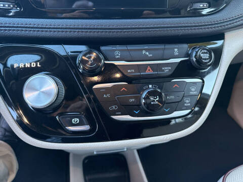 2020 Chrysler Pacifica Limited 35th Anniversary