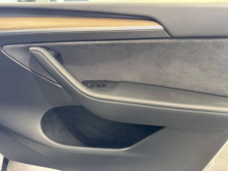 2025 Tesla Model Y Long Range