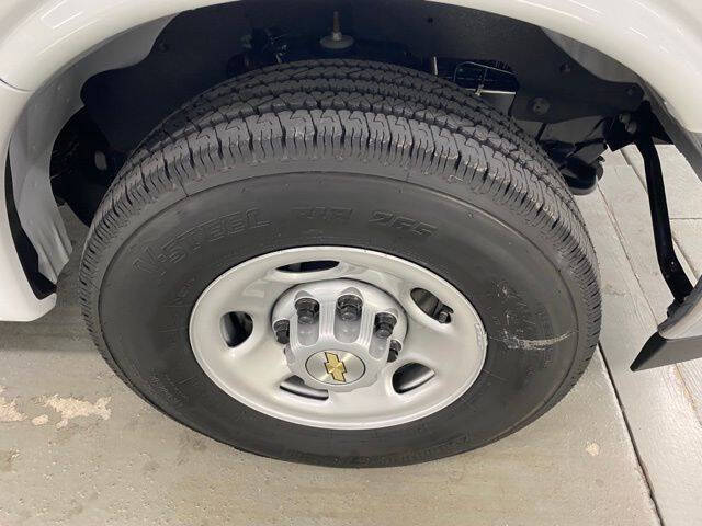 2025 Chevrolet Express 2500