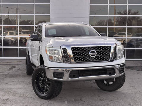 2017 Nissan Titan SV