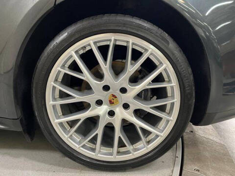 2018 Porsche Panamera 4