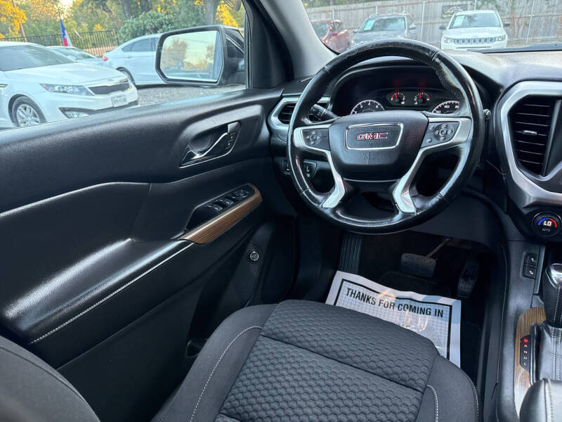 2017 GMC Acadia SLE-2