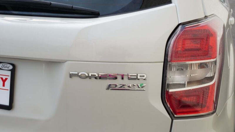 2015 Subaru Forester 2.5i