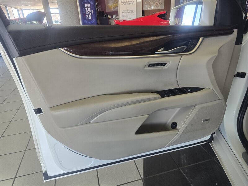 2014 Cadillac XTS Luxury Collection