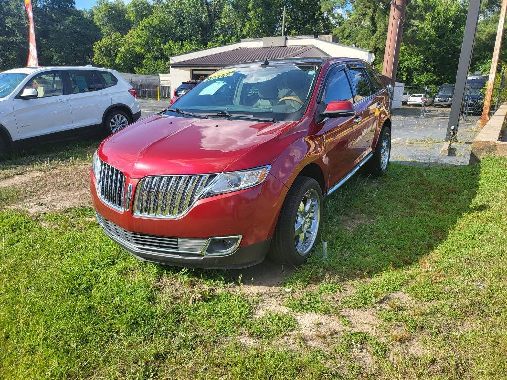 Red 2013 Lincoln MKX Base 4dr SUV 1
