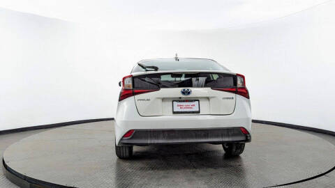 2022 Toyota Prius LE