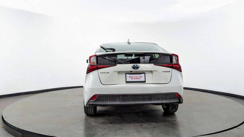 2022 Toyota Prius LE