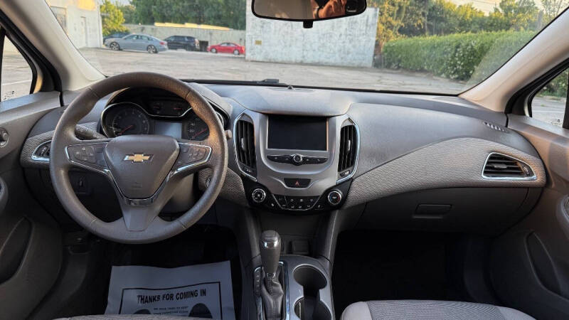 2017 Chevrolet Cruze LT Auto