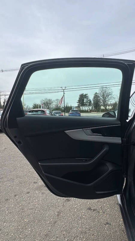 2017 Audi A4 2.0T quattro Premium Plus