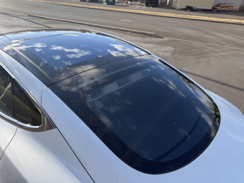 2016 Tesla Model S 70D