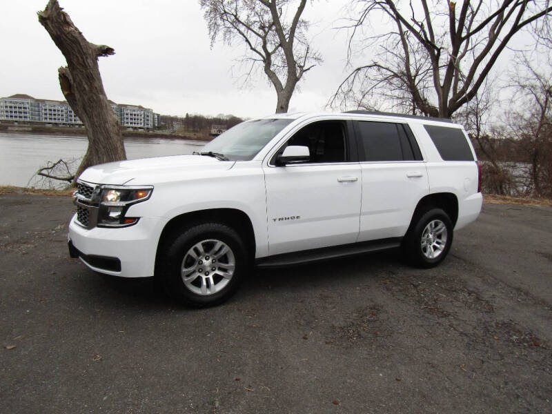 2019 Chevrolet Tahoe LS photo 2