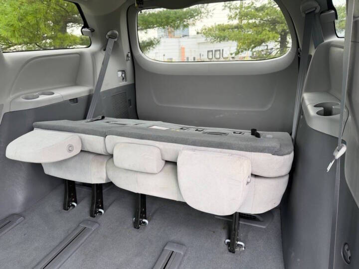 2020 Toyota Sienna L 7-Passenger