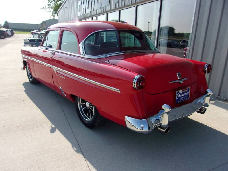 1954 Ford Crestline