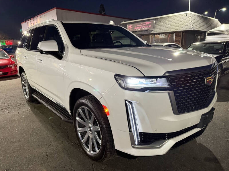 2023 Cadillac Escalade Luxury's photo