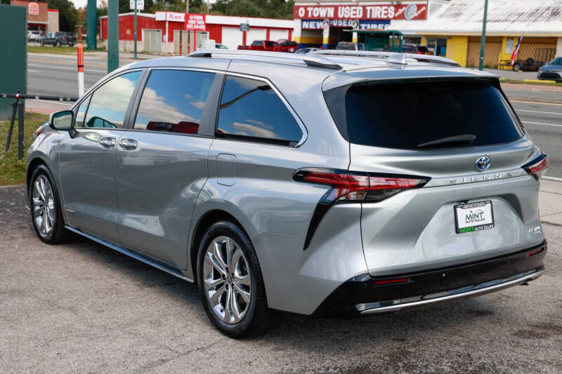 2021 Toyota Sienna Platinum 7-Passenger