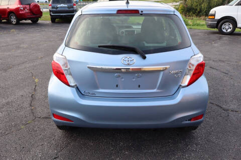 2014 Toyota Yaris 5-Door LE