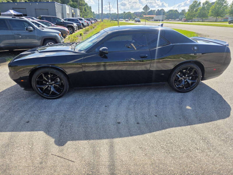 2016 Dodge Challenger SXT Plus