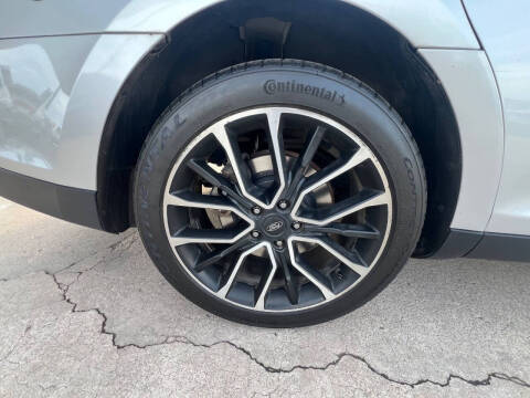 2018 Ford Taurus SEL