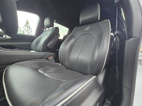 2024 Chrysler Pacifica Plug-In Hybrid