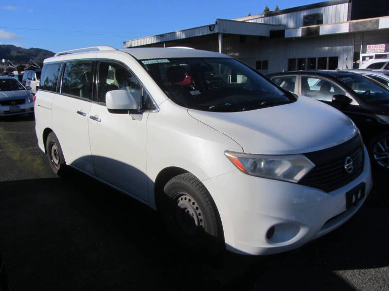 2014 Nissan Quest S's photo