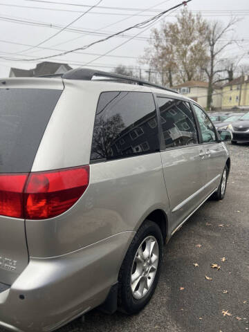 2004 Toyota Sienna XLE Limited 7 Passenger