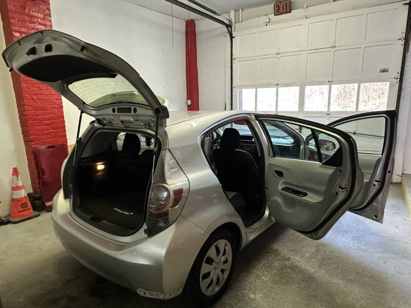 2014 Toyota Prius c Two