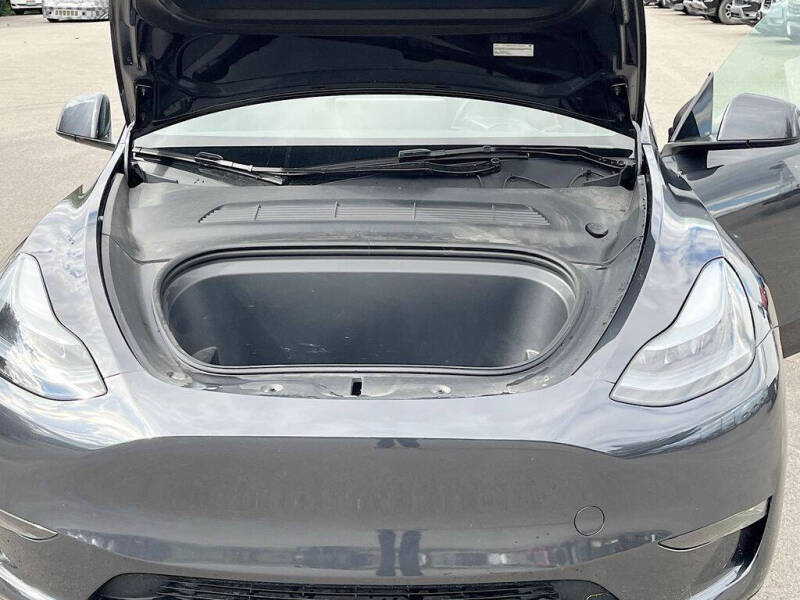 2025 Tesla Model Y Long Range