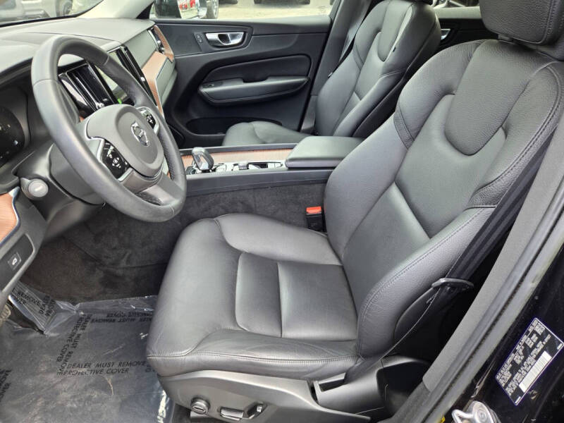 2023 Volvo XC60 B5 Plus Bright Theme